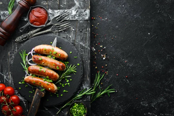 Grillezett Kolbász Rozmaringgal Fűszerekkel Első Látásra Szabad Hely Szövegnek — Stock Fotó