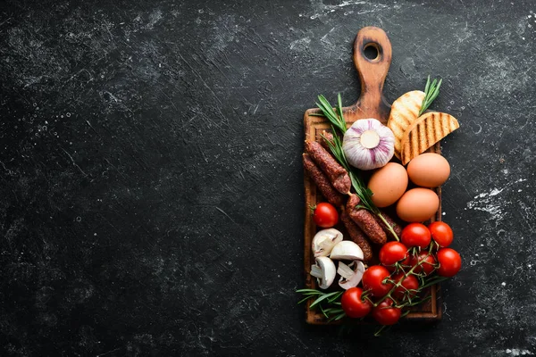 Fundo Alimentar Ingredientes Para Cozinhar Tomates Cogumelos Alecrim Ovos Temperos — Fotografia de Stock