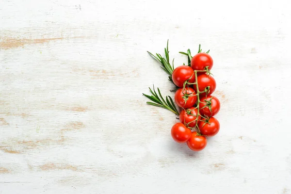 Pomidory Wiśniowe Gałązce Pomidory Koktajlowe Widok Góry — Zdjęcie stockowe