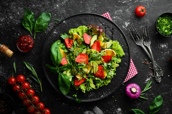 Comida Saudável Salada Arugula Abacate Morango Laranja Vista Superior Espaço — Fotografia de Stock