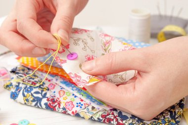 dikiş, Dikiş dikiş makinesi, dikiş malzemeleri, üzerinde renkli s