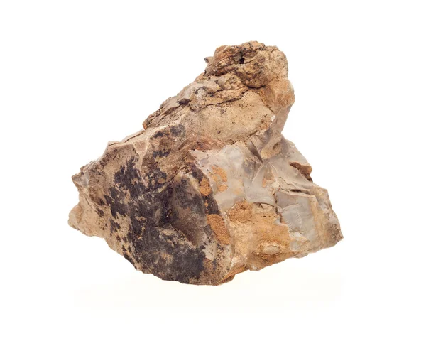 Breşik kireçtaşı beyaz arka plan üzerinde