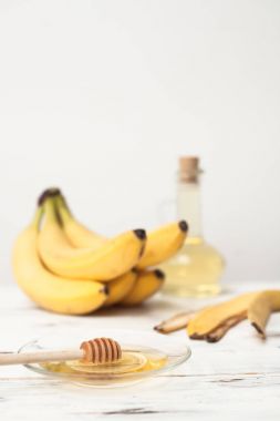 Muz, bal, muz cilt, zeytinyağı bir demet.