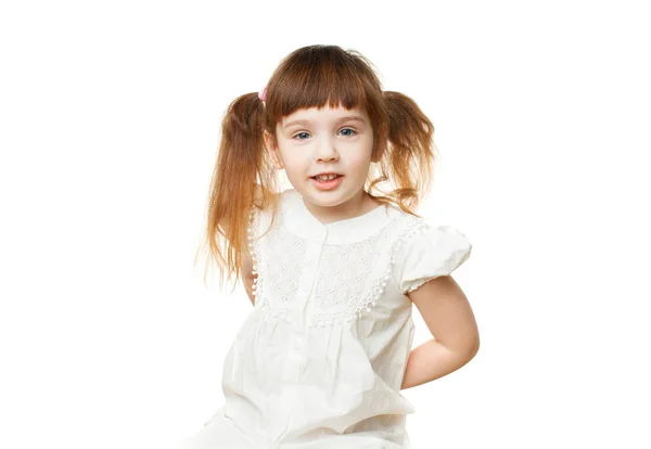 Счастливая девочка 4-5 лет на белом фоне — стоковое фото