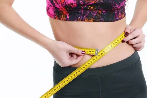 若いスリム女性ダイエット後、腰囲の測定 — ストック写真
