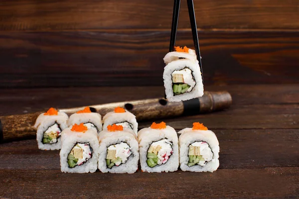 Sushi i naturligt ljus — Stockfoto