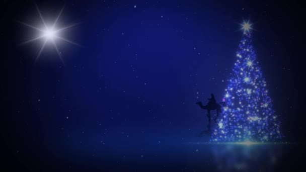 3人の賢者クリスマスツリー Sparkle 4Kループの特徴と粒子が輝く青い表面にクリスマスツリー 背景にラクダに乗っている3人の賢者とループに空の星のシルエット — ストック動画