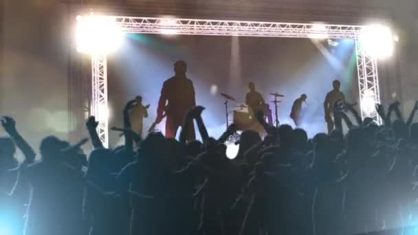 Dancing Beat Silhouettes Loop Har Kamerablick Konsert Med Band Scen — Stockvideo