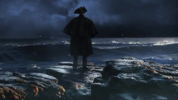 바다를 바라보고 모자를 남자가 폭풍우치는 위에서 — 비디오