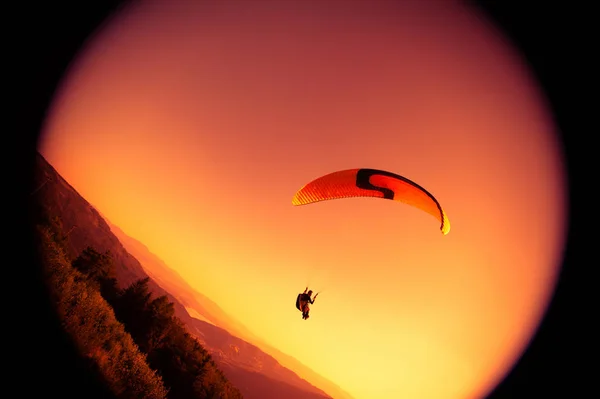 Paraglider flying at Zar Mountain Bielsko — Stock Photo, Image