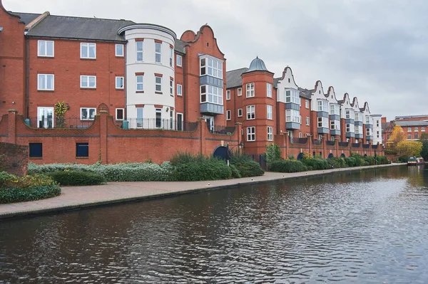 Eski moda, vintage tuğla birmingham Kanallar bir yapıya yerleştirme