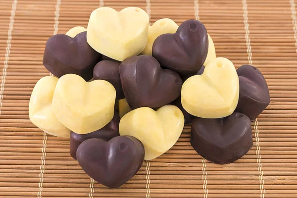 Black and white fine chocolates — Stock Photo, Image