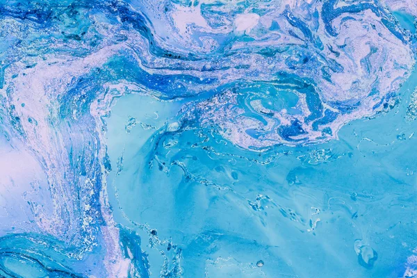 Blå marmorerande konsistens. Kreativ bakgrund med abstrakta oljemålade vågor handgjorda yta. Flytande färg. — Stockfoto