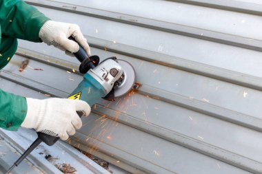 bez eldiven biler elinde oluklu çelik yapı boya astar için anti pas.