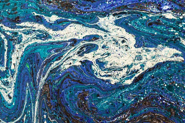 创意抽象的艺术背景 蓝色色调与白色和黑色 现代艺术 丙烯酸漆 液体涂料 — 图库照片