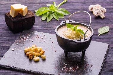 Tost ile çorba kremalı çorba 