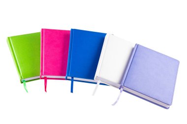 Defterler çok renkli beş parça.