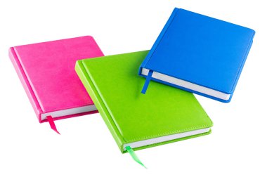 Defterler üç renkli.