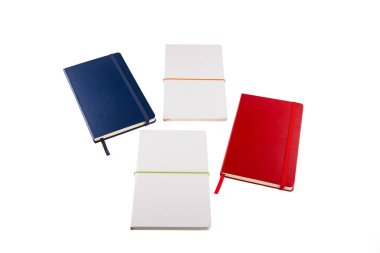 Çoklu renkli ve çoklu fatura defterleri ile çok renkli eklentiler