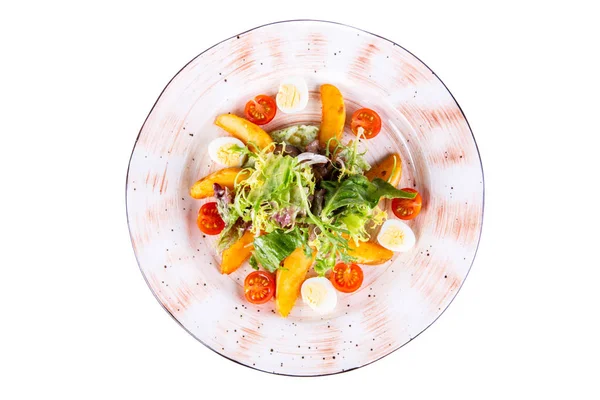 Salada Com Batatas Aldeia Tomates Cereja Ovos Codorna — Fotografia de Stock