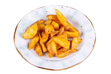 Köyde patates tabağında