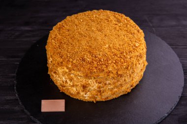 Kırıntılı kek balı.