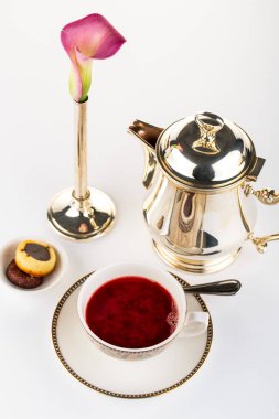 Kurabiyeli çilek çayı. Kurabiyeli çay.