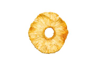 Beyaz arkaplanda kurumuş ananas
