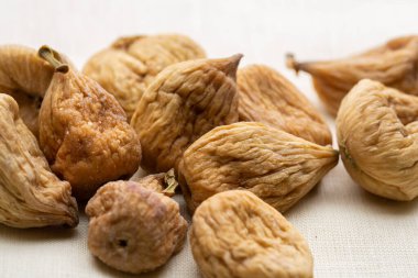 Kumaş arkaplanda incir ışığı