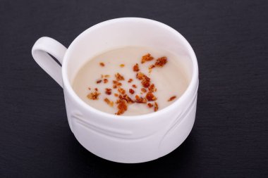 Balık ve et püresi çorbası, sebze ve vejetaryen.