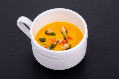 Balık ve et püresi çorbası, sebze ve vejetaryen.