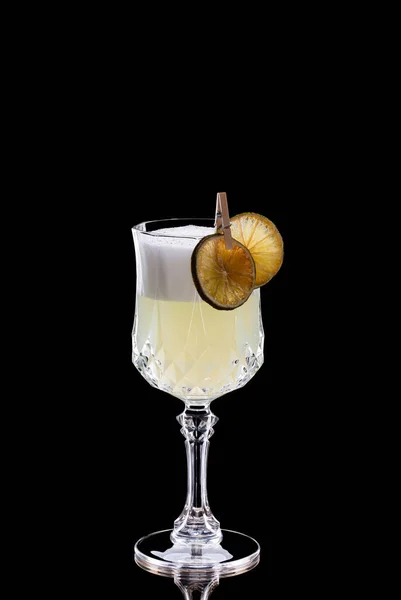 Lemon Cocktail Alcoholic Foam Lime Chips — Stock Photo, Image