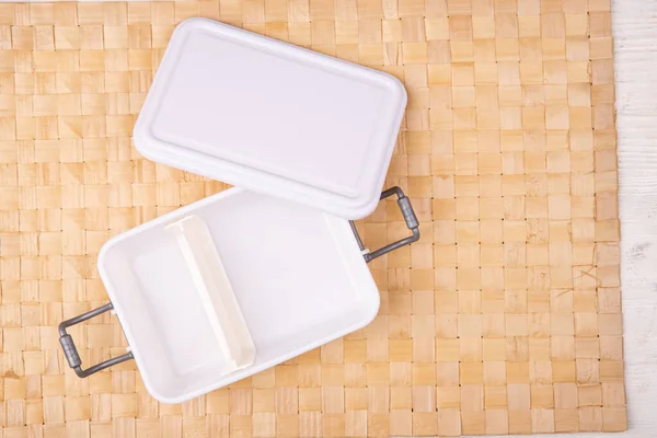 소풍을 물건을 플라스틱 쟁반이나 사무실에서 식사를 사용하는 플라스틱 — 스톡 사진