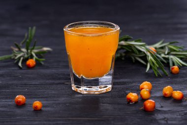 Deniz dikenli Gorilka, alkol, deniz dikenli alkollü içecek.