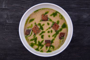 Soslu krema çorbası.