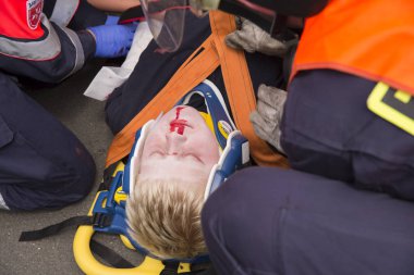 Aachen (Almanya) 09 Temmuz 2017. Ambulans hizmeti 1. Sağlık görevlileri 