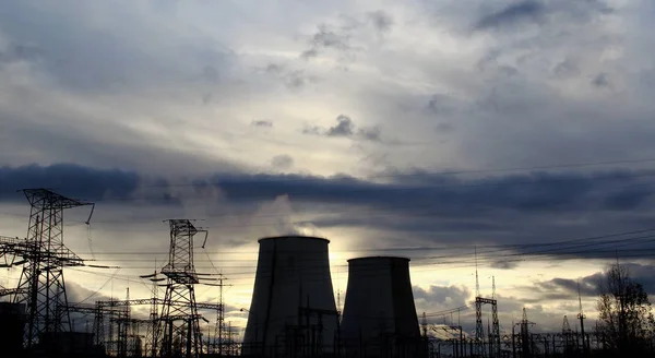 Thermal power station generates electrical energy — Stock Photo, Image