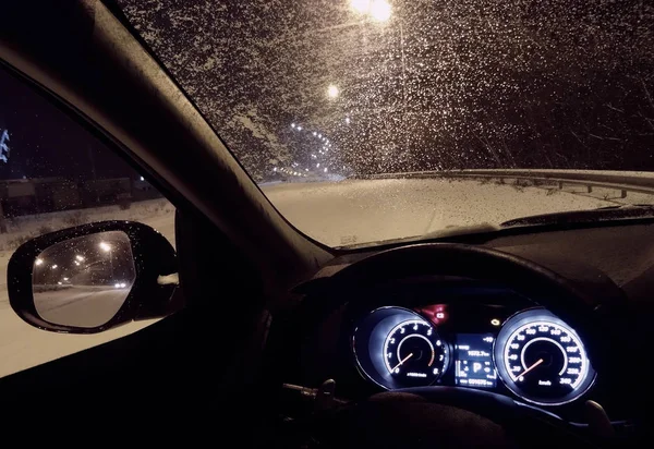 Safety Driving Car Stopped Roadside Snowfall Due Frozen Windshield — Stock Photo, Image