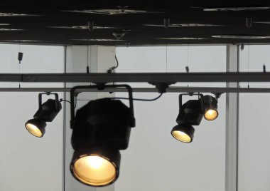 Stüdyo aydınlatma sistemi ile takip projektör Works 