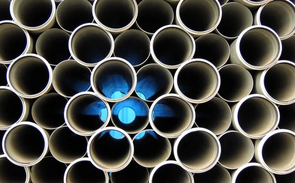 Tubos Água Plástico Empilhados Perto — Fotografia de Stock