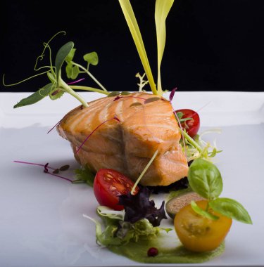 Fırında Balık deniz ürünleri