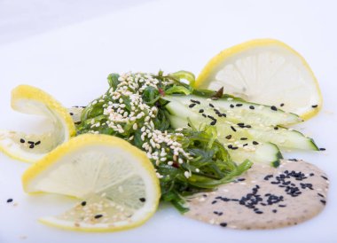 Deniz ürünleri kireç makarna