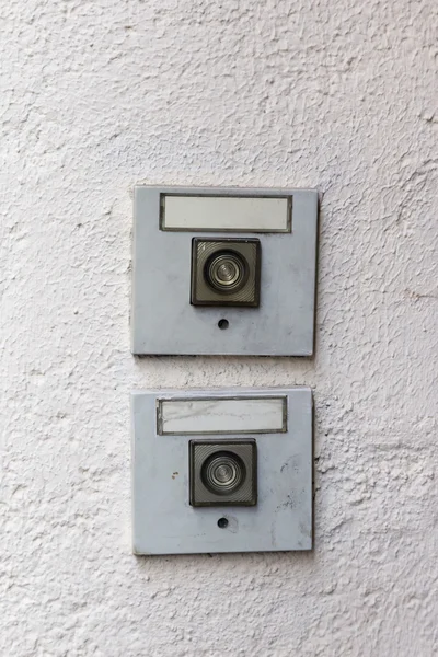 Vieja campana de la puerta exterior de una casa — Foto de Stock