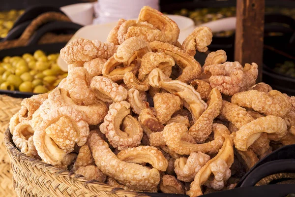 Rins Porco Fritos Crocantes Ricos Vendidos Uma Banca Mercado — Fotografia de Stock