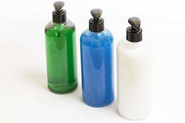 Gruppo Tre Dispenser Sapone Diversi Colori Sfondo Bianco — Foto Stock