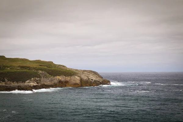 Bellissima Rocciosa Costa Verde Vacanze — Foto Stock