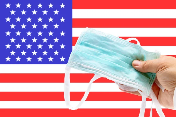 マスクやその他の緊急医療物資は 米国の旗にウイルスと戦うために 健康の概念 — ストック写真