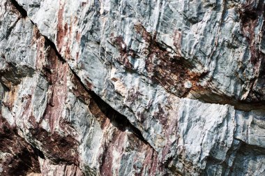 Kayrak, taş yapısını taştan karmaşık rahatladı.