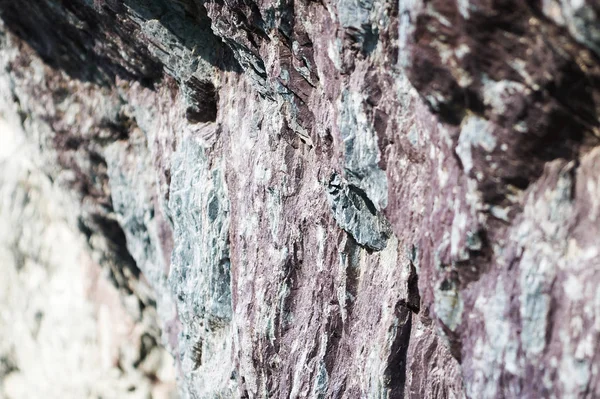 Kayrak, taş yapısını taştan karmaşık rahatladı.