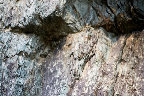 Kayrak, taş yapısını taştan karmaşık rahatladı.